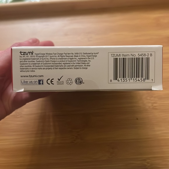 Tzumi Fast Charing Pad - Picture 3 of 6